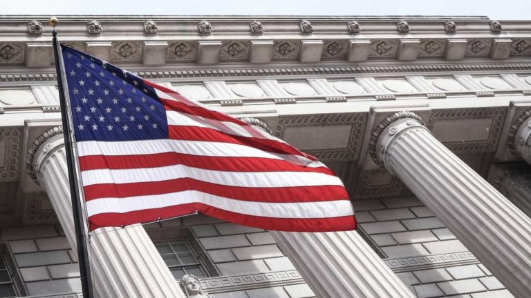 Nueva ley obligará a viajeros a pagar 250 dólares para entrar a EEUU: ¿Qué pasa con la Visa Waiver?