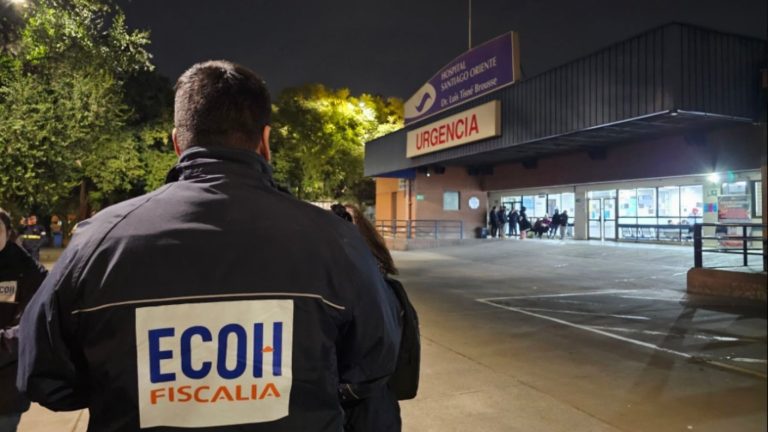 Hombre fallecido fue dejado en el Hospital Luis Tisné de Peñalolén: Cuerpo tiene impacto de bala