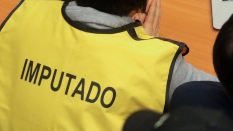 Padre quedó en prisión preventiva tras golpear más de diez veces a su hijo con una pesa de hierro