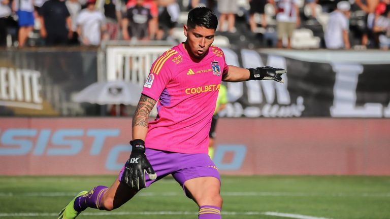 Tras almuerzo de plantel de Colo Colo: Auto de Brayan Cortés apareció destrozado en la vía pública