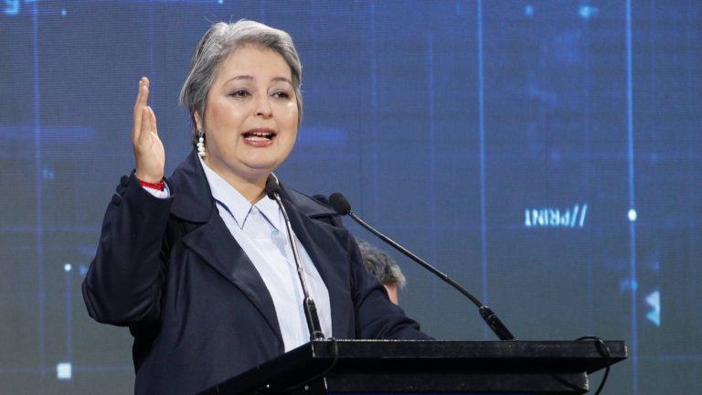 Jeannette Jara presentó a su comando de campaña con integrantes del PC, PS, FA y PPD