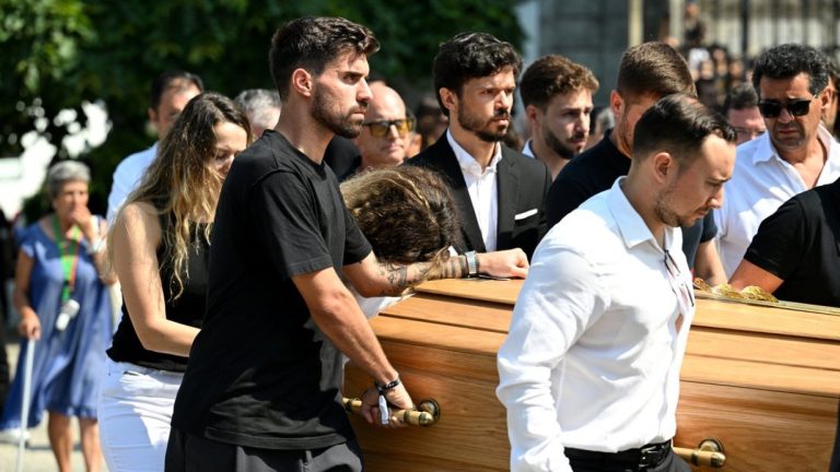 El último adiós: estrellas del fútbol mundial y familiares despiden a Diogo Jota y su hermano en emotiva ceremonia