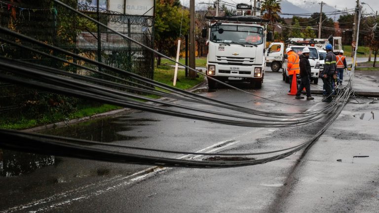 Sernac informa inicio de proceso de compensación de Enel por masivos cortes de luz
