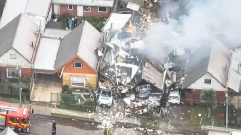 VIDEO | Adulta mayor murió tras explosión que dejó nueve casas afectadas en Temuco
