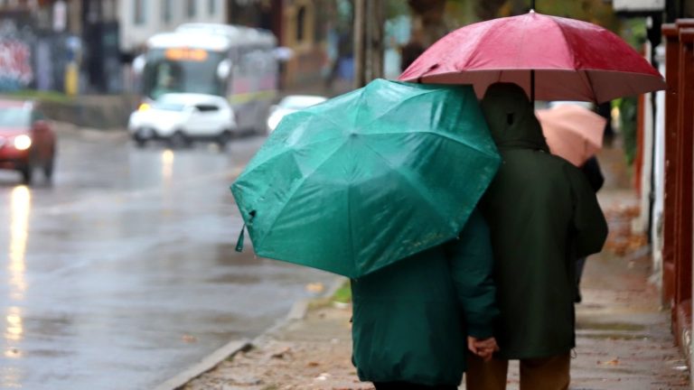Emiten alarma por lluvias intensas en Aysén “con alto potencial de generar riesgos de vida en las personas”