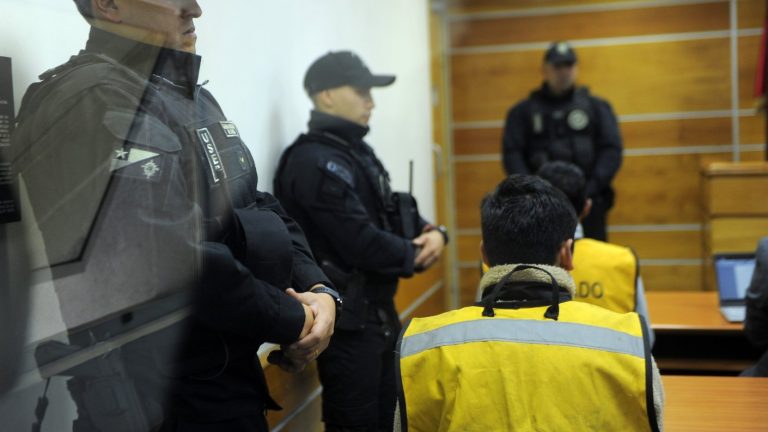 Decretan prisión preventiva para exsuboficiales FACh por tráfico de droga