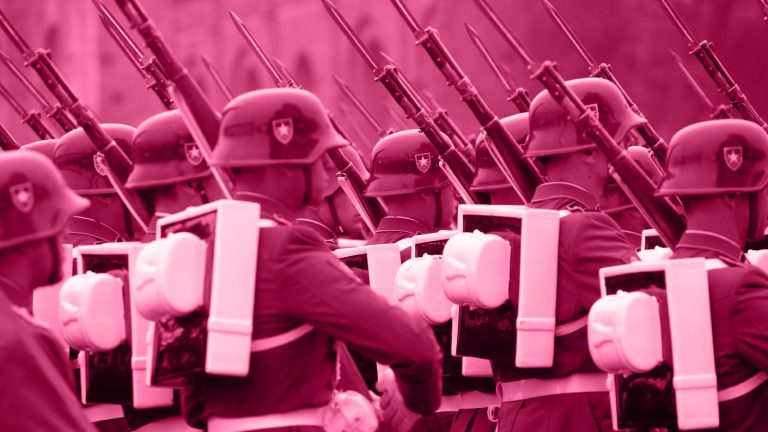 Contraloría detecta que casi 3 mil funcionarios de FFAA, Carabineros y PDI viajaron con licencia médica