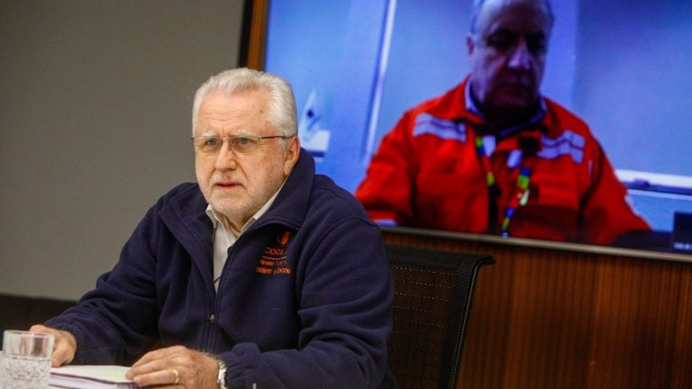 Con 100 brigadistas especializados y drones: Presidente de Codelco detalla plan de rescate de los mineros