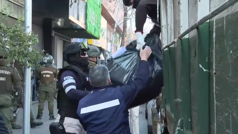 Incautan más de 3000 juguetes falsificados en galería del Barrio Meiggs