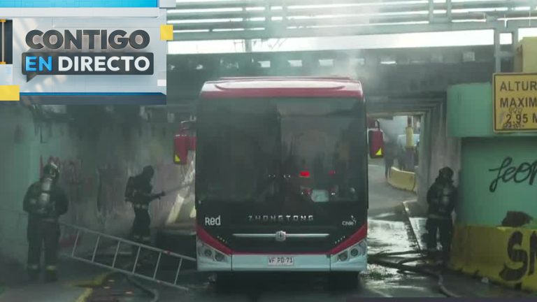 Reportan incendio en bus RED en Estación Central: Alertan tránsito suspendido