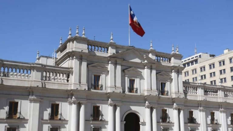 “Nada que hacer”: Aspirante a La Moneda baja candidatura tras no reunir firmas exigidas