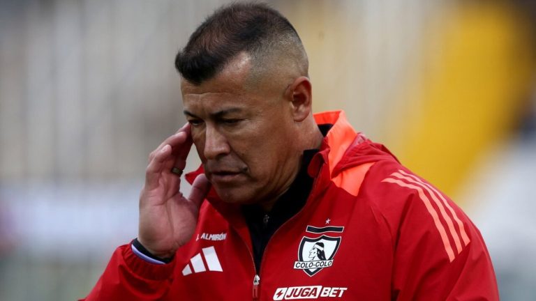 Dolor de cabeza: Colo Colo recibió otra mala noticicia y conoció castigo de sus expulsados