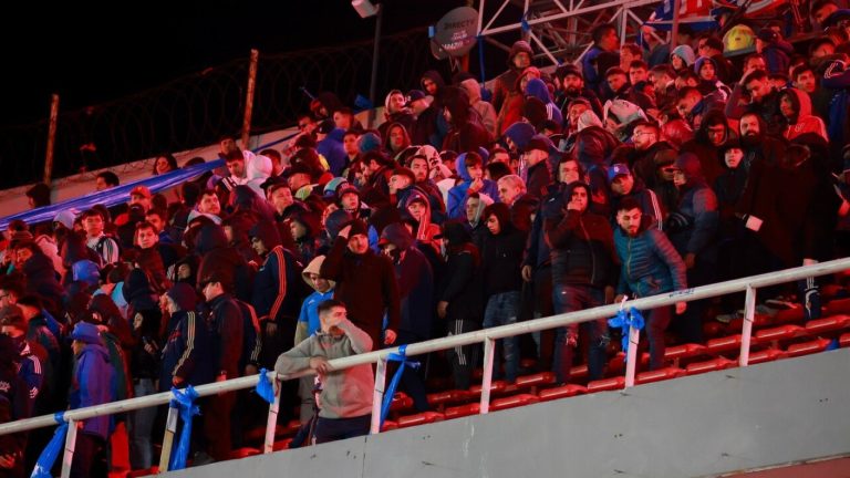 Abogado de Azul Azul habla tras liberación de hinchas detenidos: “Estamos tremendamente conformes”