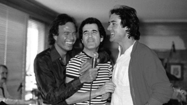 Muere cantante español integrante del famoso 'Dúo Dinámico'