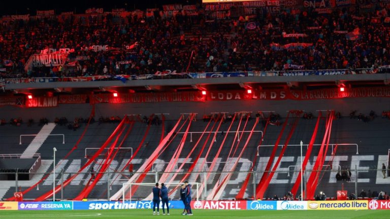 Independiente anticipa fallo favorable de la Conmebol por incidentes ante la U: “Nadie los incitó”