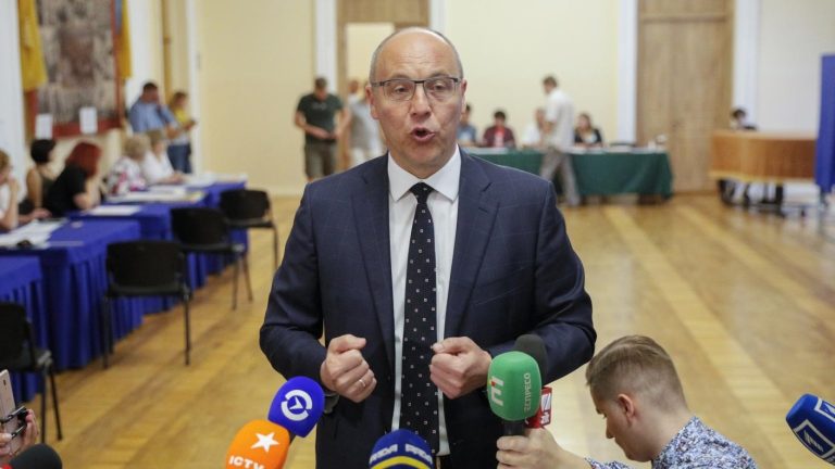 “Horrible asesinato”: Matan a tiros al expresidente del parlamento ucraniano, Andri Parubi