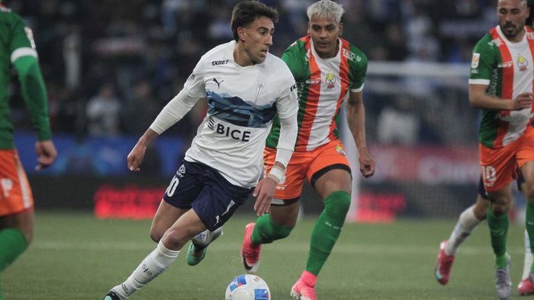 ¡Nuevo triunfo para los cruzados! Universidad Católica derrotó a Cobresal por 2 a 1 en el Claro Arena