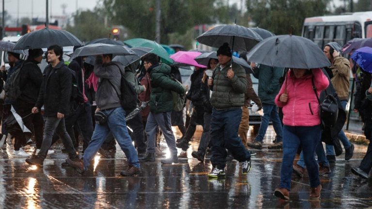 ¿Lloverá en Santiago?: Revisa el tiempo para este sábado 9 de agosto en la región Metropolitana