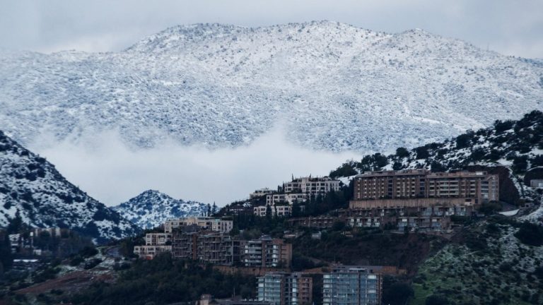 FOTOS | La nieve tiñó Santiago: 10 postales del blanco amanecer