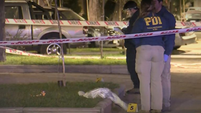 Hombre es asesinado a disparos en una plaza de La Reina