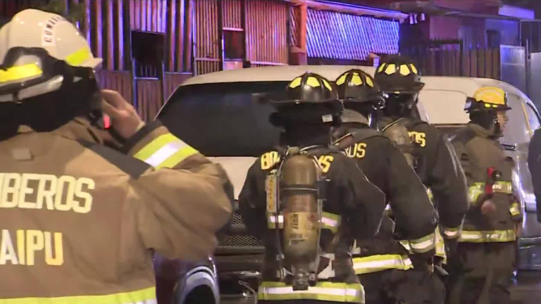 Incendio dejó un muerto y seis viviendas afectadas en Maipú