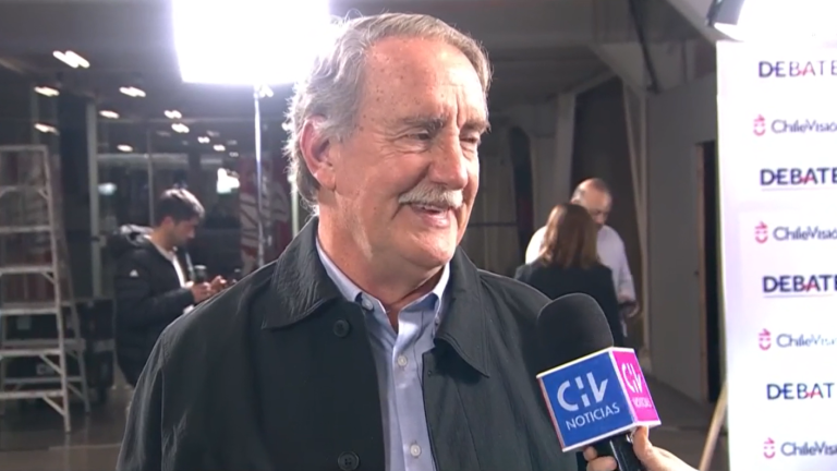 Eduardo Artés en su llegada al Debate Presidencial 2025: “Chile está en una encrucijada”