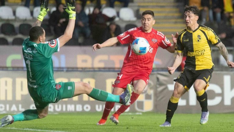 Coquimbo alcanzó un agónico triunfo ante Ñublense y quedó a un paso del título del Campeonato Nacional