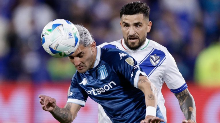 Racing derrota a Vélez en un polémico partido y se ilusiona con las semifinales en la Libertadores