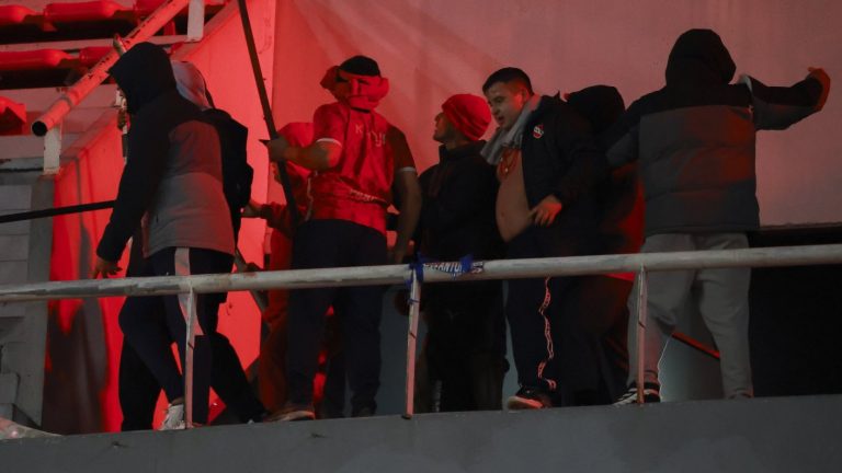 Habría atacado a hinchas de la U: Los detalles que permitieron la detención de barra de Independiente