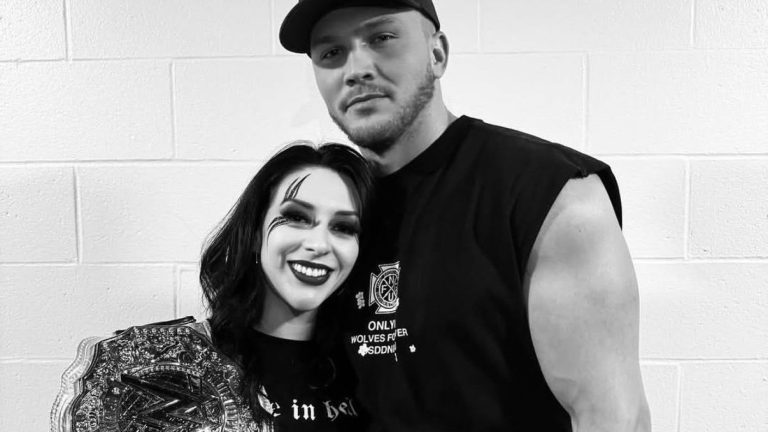 Quién es Myles Borne, la pareja de Stephanie Vaquer que la felicitó tras su título en WWE