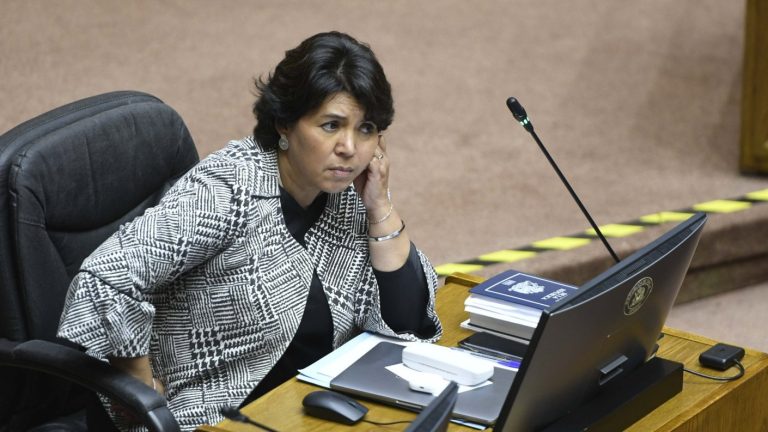 Yasna Provoste confirmó encerrona a su esposo: Le robaron hasta su anillo de matrimonio