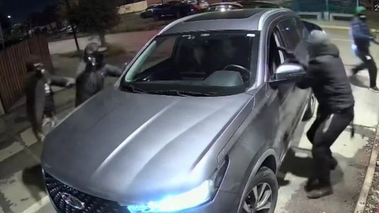 Una pareja fue víctima de violento portonazo en Lampa: Vehículo logró ser recuperado