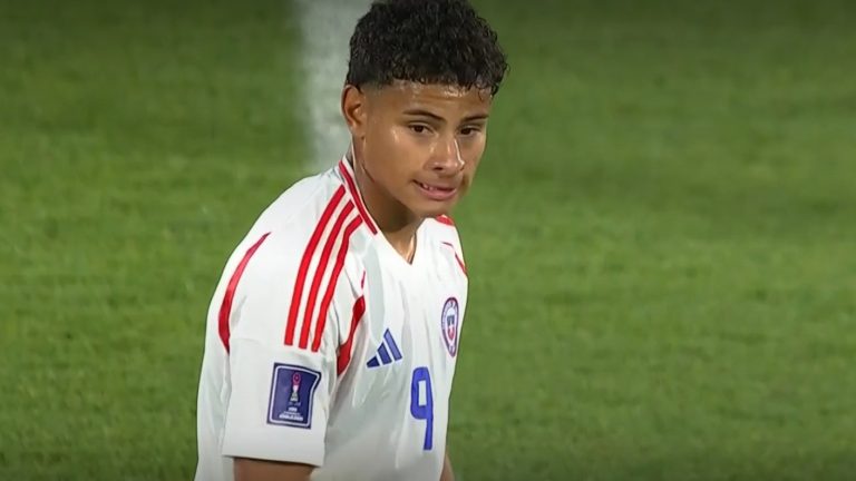 Rossel anotó el descuento y único gol de La Roja en la eliminación ante México