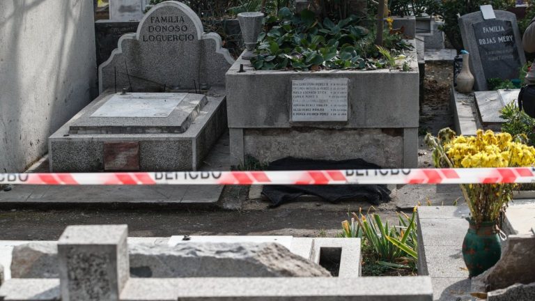 Conmoción en Dalcahue: Acusan a amigos de fallecido de sacar cuerpo y cambiarlo de tumba