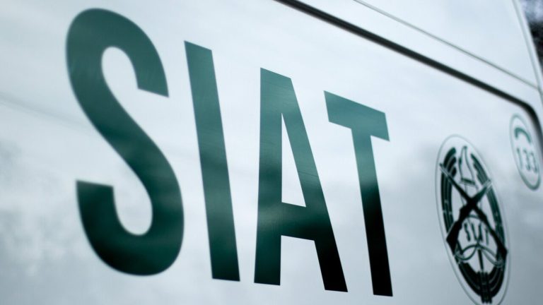 Mujer murió atropellada en la autopista Costanera Norte: Habría cruzado por paso no habilitado