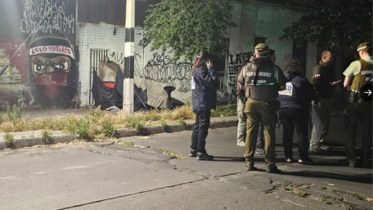 Asesinato en Santiago Centro: Hombre fue perseguido, baleado y trasladado hasta un “ruco”