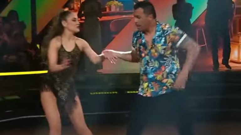 Esteban Paredes reveló que le han dicho sus amigos futbolistas por estar en Fiebre de Baile