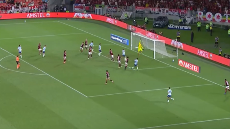 ¡Lo tuvo La Academia! Agustín Rossi estuvo notable y salvó a Flamengo del primero de Racing