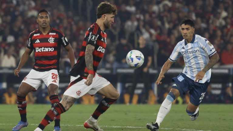 Flamengo pegó primero y sacó ventaja ante Racing en la semifinal de ida de la Libertadores