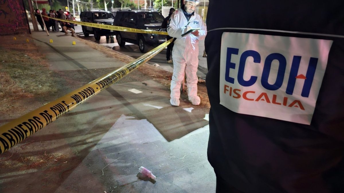 Joven es asesinado a balazos en plena vía pública de Recoleta
