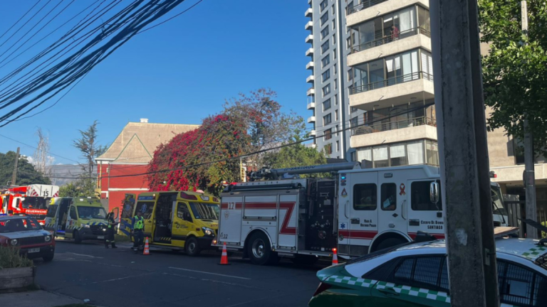 Niño de 11 años muere tras caer desde décimo piso en Las Condes