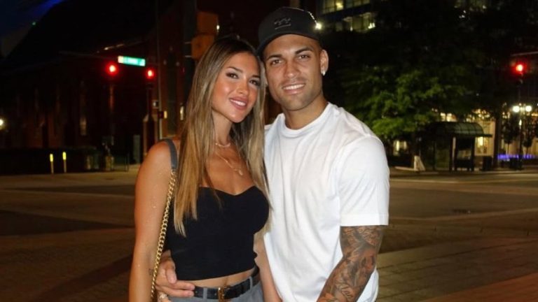 Esposa de futbolista perdió la paciencia con fanática argentina de su marido: “Cachivache”