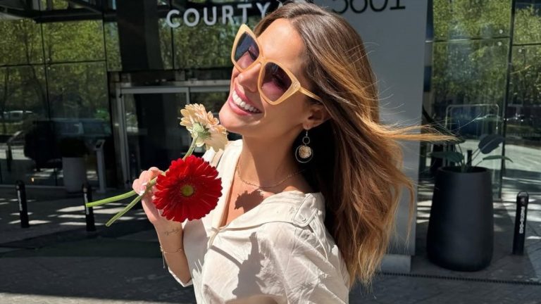 “¿Qué más puedo pedir?”: El romántico beso de Gala con su pareja para festejar emotivo momento