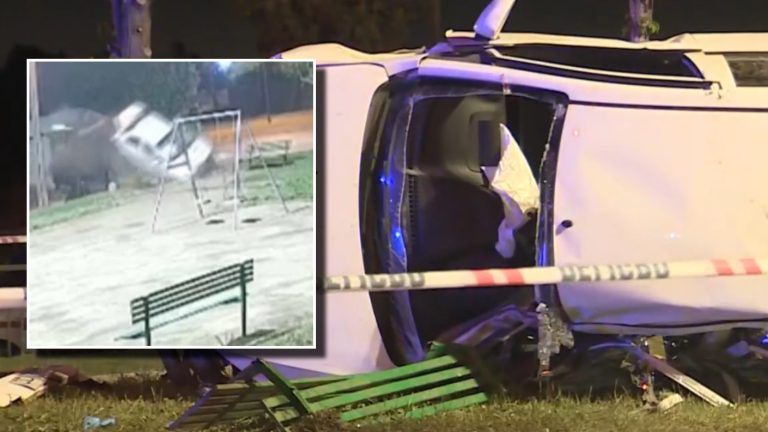 VIDEO | Conductor de 33 años murió instantáneamente tras chocar con reja y volcar en La Pintana