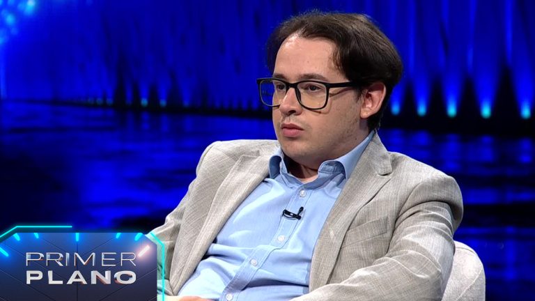 Hijo de Mauricio Israel reveló crudos detalles de su niñez y la compleja relación con su madre: “Me arrebató…”