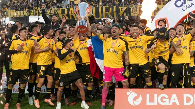 Hay recompensa: El millonario premio que recibirán los jugadores de Coquimbo por histórico título
