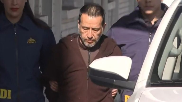 Decretan prisión preventiva para Jorge Ugalde en formalización por triple homicidio en La Reina