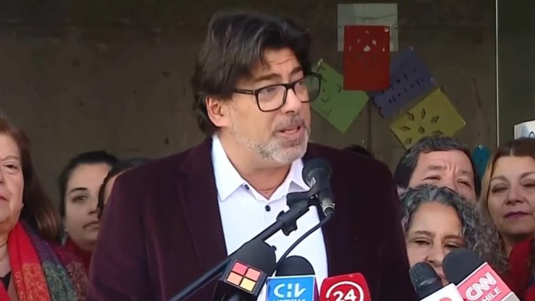 Revés total para Daniel Jadue: Perdió su militancia en el PC tras ser inhabilitado para sufragar