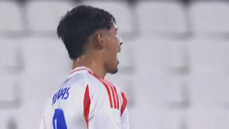 ¡Era un golazo de Chile! Yastin Cuevas intentó con un espectacular remate de distancia ante Francia