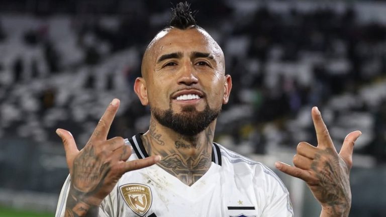 Nuevo cruce en Colo Colo: Arturo Vidal arremete contra dirigente que criticó al plantel